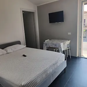 Flat 1 Balcone Apartamento Verona