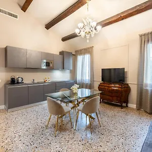 San Vio Palace Luxury Apartament Wenecja