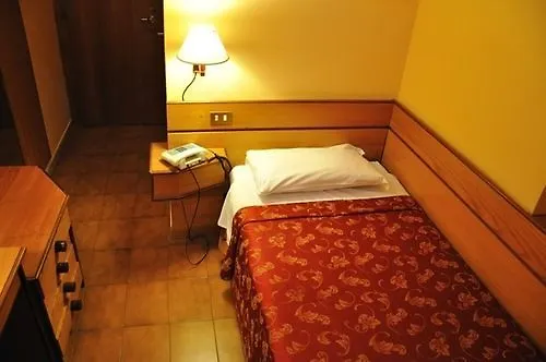 Hotel Vecchia Milano 3*, Милан Италия